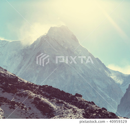 Kanchenjunga region 40959329