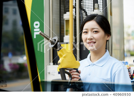 Part-time job, gas station 40960930