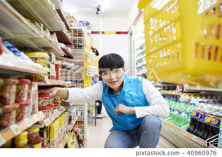 Part time, convenience store Part time, convenience store 40960976