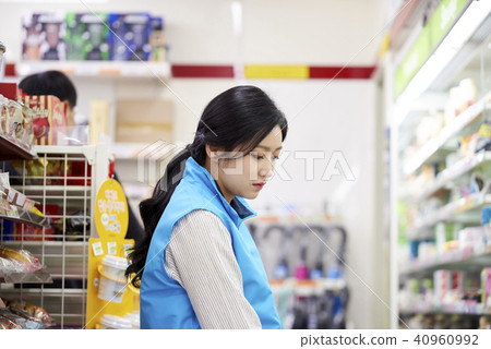 Part time, convenience store 40960992