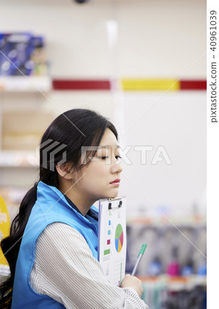 Part time, convenience store 40961039