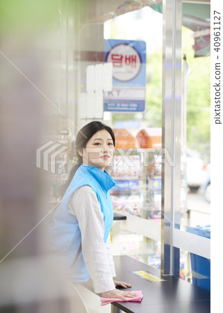 Part time, convenience store 40961127