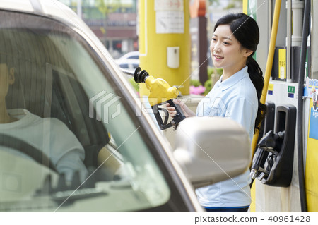 Part-time job, gas station 40961428