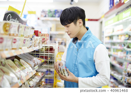 Part time, convenience store Part time, convenience store 40961468