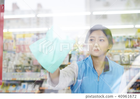 Part time, convenience store Part time, convenience store 40961672