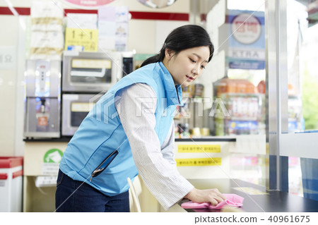 Part time, convenience store 40961675