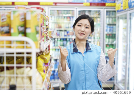 Part time, convenience store Part time, convenience store 40961699