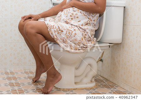 Constipation in pregnant women 40962347