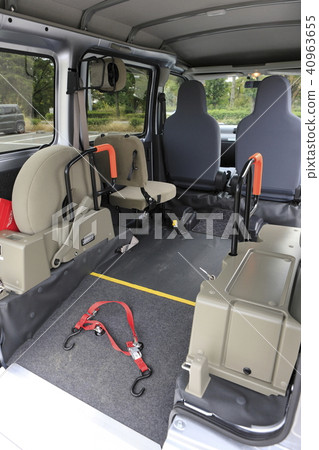 車內的福利車 40963655