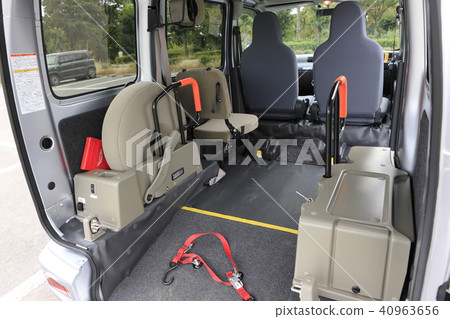 車內的福利車 40963656
