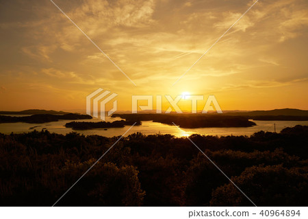 Evening scenery of Ago Bay 40964894