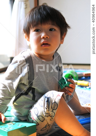 A two-year-old boy who cries sorely A two-year-old boy who cries sorely 40964964