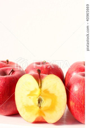 Apple  40965669