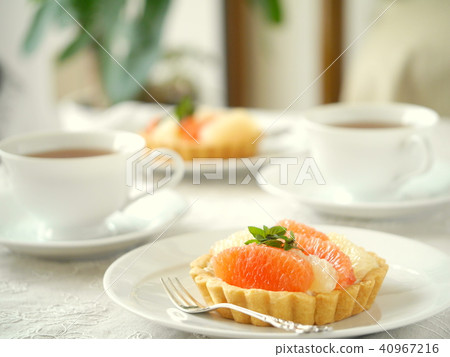 咖啡館形象的葡萄柚餡餅(水平位置) 咖啡館形象的葡萄柚餡餅(水平位置) 40967216