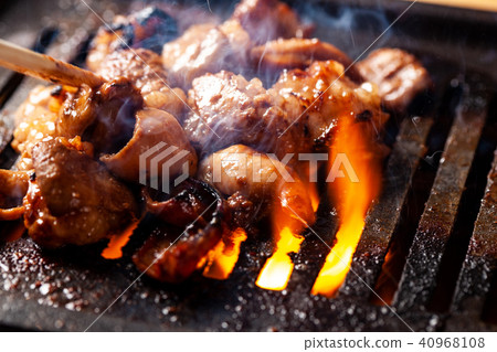 用激素烤新鮮的肉 用激素烤新鮮的肉 40968108