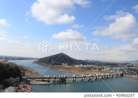 Inu mountain castle from the Inuyama castle Tenshi Inu mountain castle from the Inuyama castle Tenshi 40968287