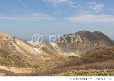 Mt. Kamisama Mountain / Mt. Minamata Sansei from Mt. Kusumi 40971285