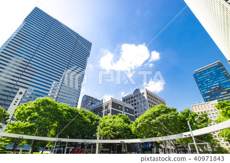 一個綠色辦公室鎮的都市風景 40971843