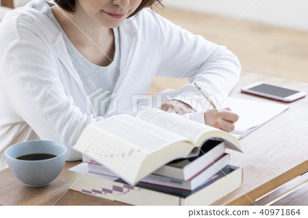 認證考試,語言,努力工作,女性 認證考試,語言,努力工作,女性 40971864