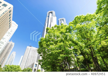 一個綠色辦公室鎮的都市風景 40972451