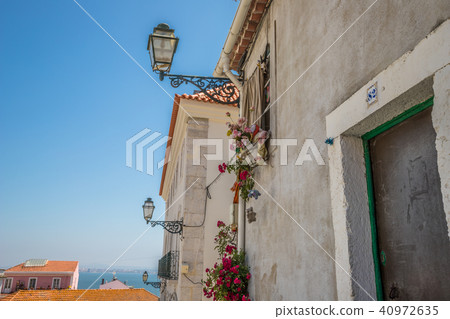 Typical houses in Lisbon 40972635