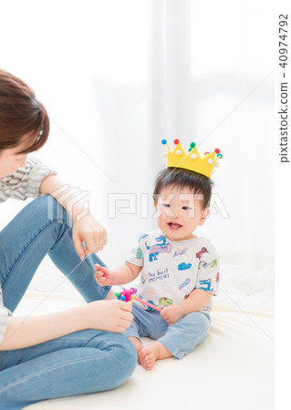 Mom and boy 40974792