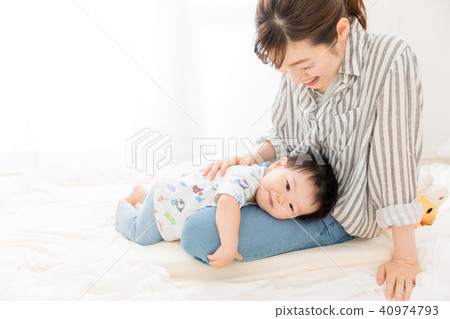 Mom and boy 40974793