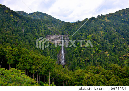 Kumano Nachi Taisha · Nachi Falls viewed from the triple tower · Distant view (3) Kumano Nachi Taisha · Nachi Falls viewed from the triple tower · Distant view (3) 40975684
