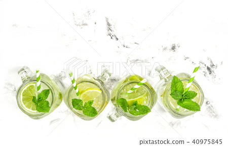 Cocktail drink lime lemon mint ice summer lemonade 40975845