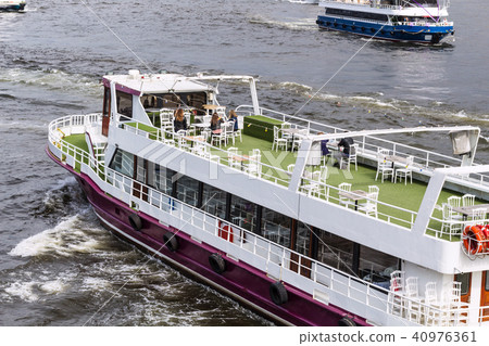 excursion ships in Golden Horn bay in Istanbul 40976361