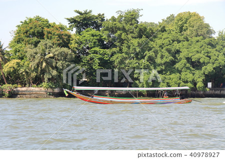 Chao Phraya River and speed boat Chao Phraya River and speed boat 40978927