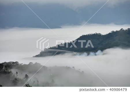 山上雲霧 新竹五峰 山上雲霧 新竹五峰 40986479