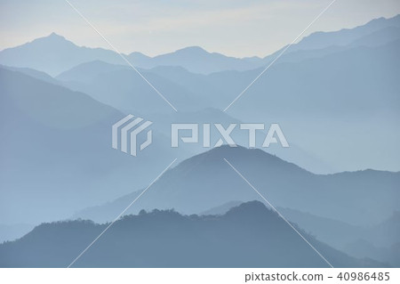 山上雲霧 新竹五峰 山上雲霧 新竹五峰 40986485