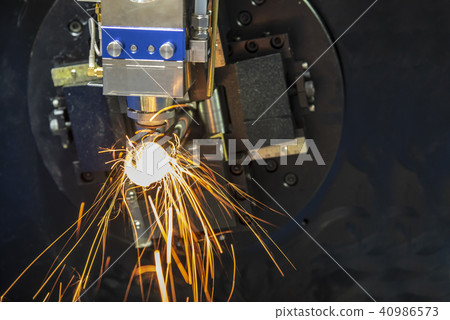 The CNC laser cutting machine 40986573