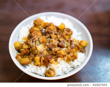 Braised pork on rice Braised pork on rice 40987945