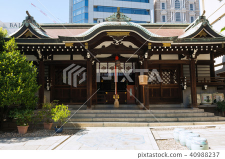 Sanpaki Shrine 40988237