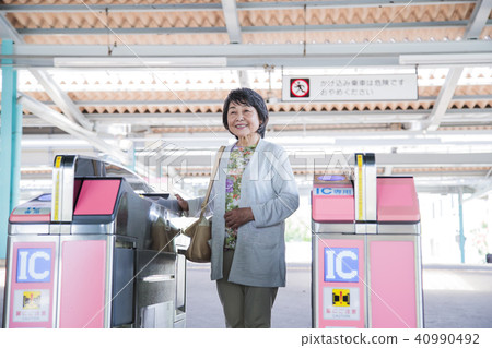 Senior station ticket exercise active senior photography cooperation Keio Electric Railway Co., Ltd. Senior station ticket exercise active senior photography cooperation Keio Electric Railway Co., Ltd. 40990492