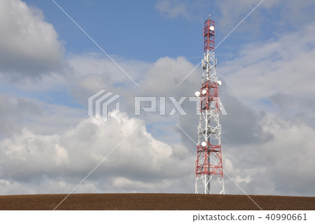 Communications tower 40990661