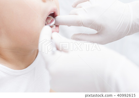 Tooth check 40992615