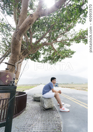 Taiwanese man on Burlang Avenue 40993970