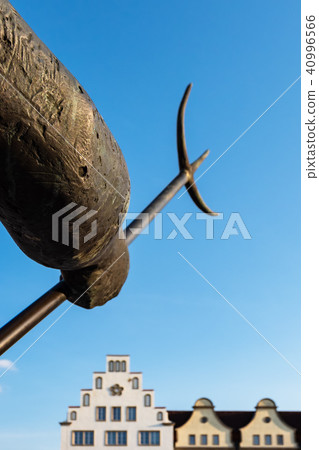 Sculpture on the place Neuer Markt in Rostock 40996566