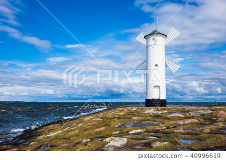 Mole in Swinemuende on the island Usedom in Poland Mole in Swinemuende on the island Usedom in Poland 40996619