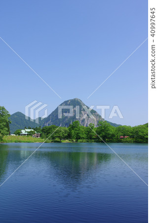 高山沒有池塘 高山沒有池塘 40997645