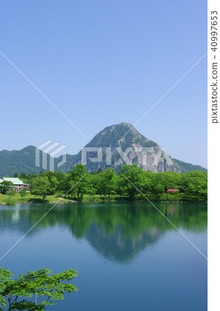Takayama no pond Takayama no pond 40997653