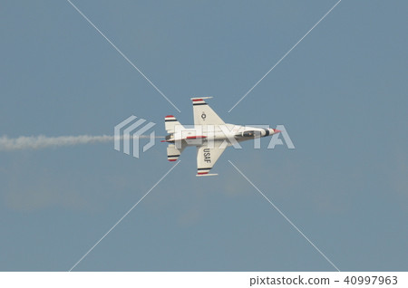 美國空軍雜技團隊雷鳥3 美國空軍雜技團隊雷鳥3 40997963