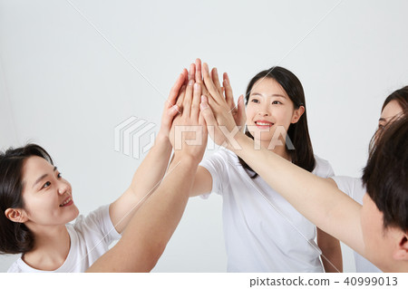 Friends, colleagues, men, women, Koreans 40999013