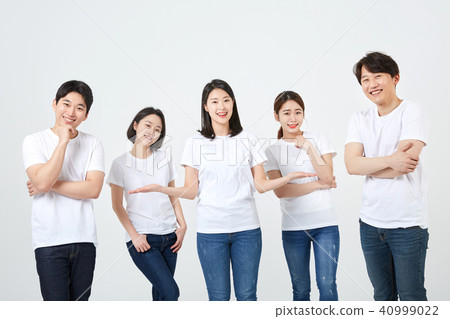 Friends, colleagues, men, women, Koreans Friends, colleagues, men, women, Koreans 40999022