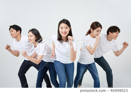 Friends, colleagues, men, women, Koreans 40999023