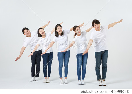 Friends, colleagues, men, women, Koreans Friends, colleagues, men, women, Koreans 40999028