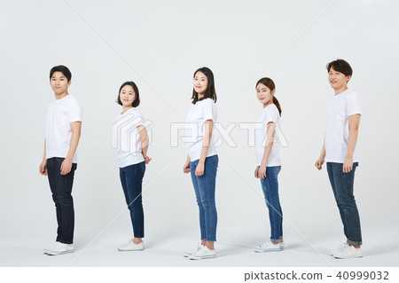 Friends, colleagues, men, women, Koreans 40999032